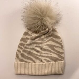 Gap Kid S/M Gray White Pattern Winter Pom Pom Hat